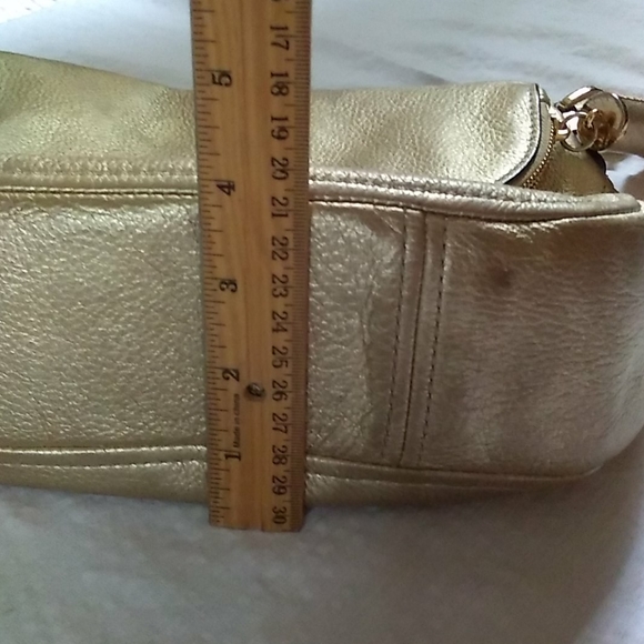 **WKEND SALE** Michael Kors Metallic Pale Gold Bedford Tassel Med - Picture 11 of 16